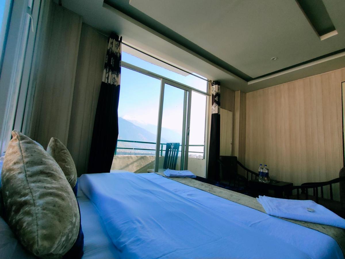 Hotel Royal Residency Manāli Exteriér fotografie