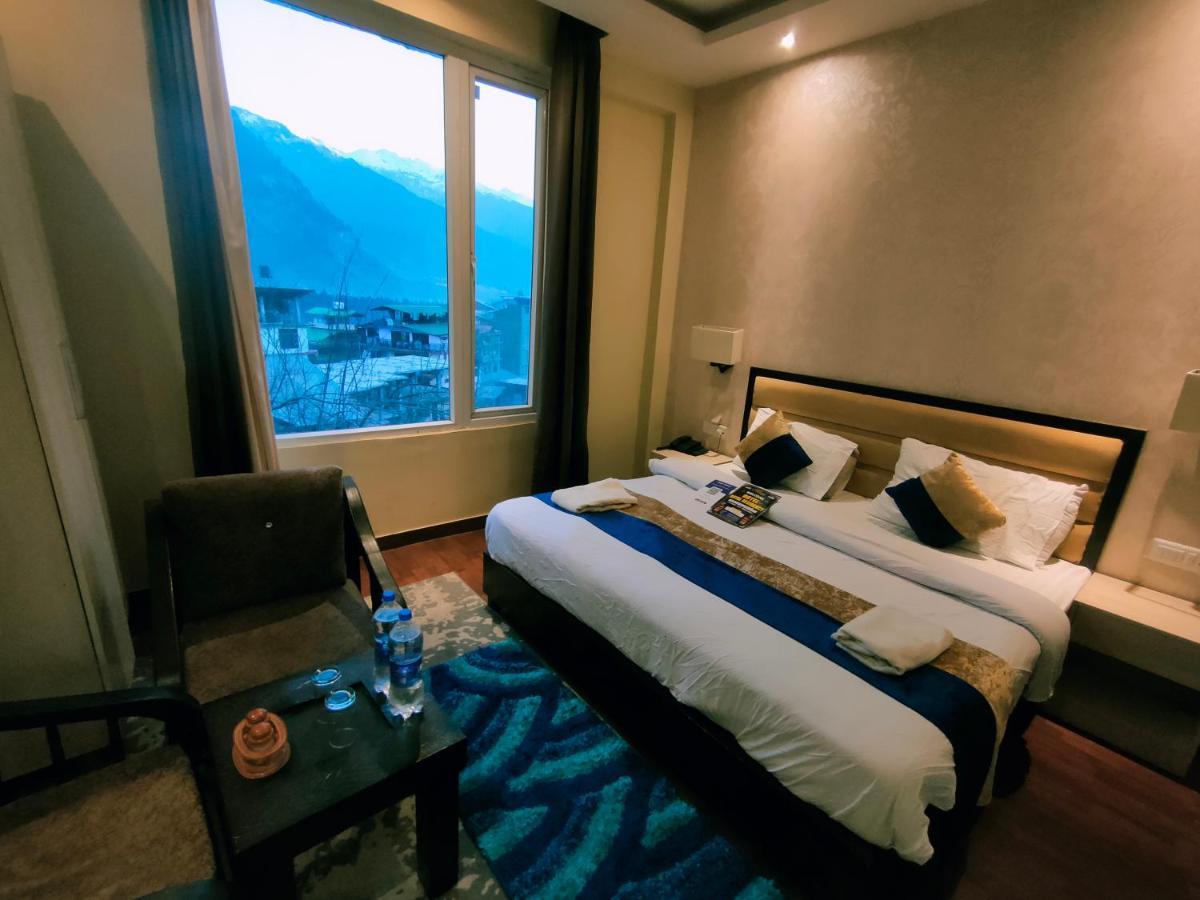 Hotel Royal Residency Manāli Exteriér fotografie