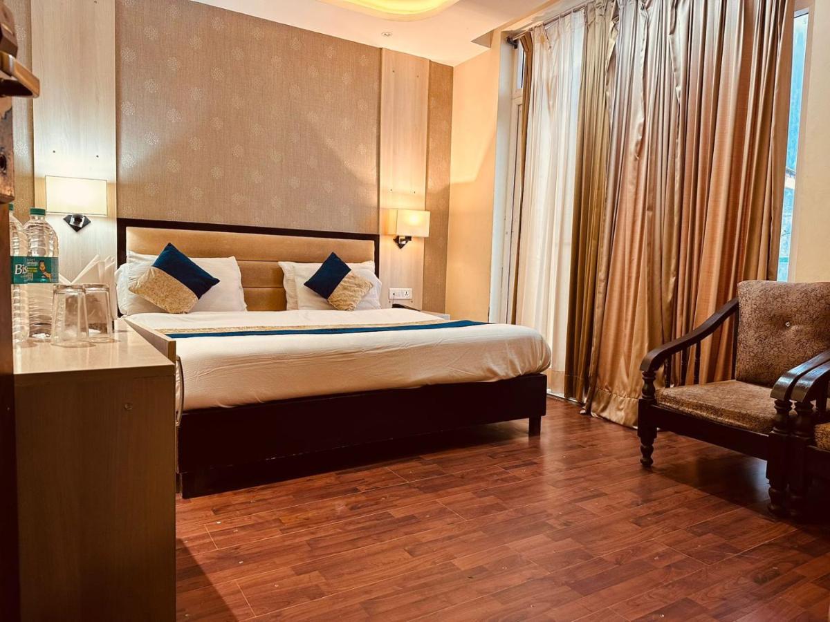 Hotel Royal Residency Manāli Exteriér fotografie