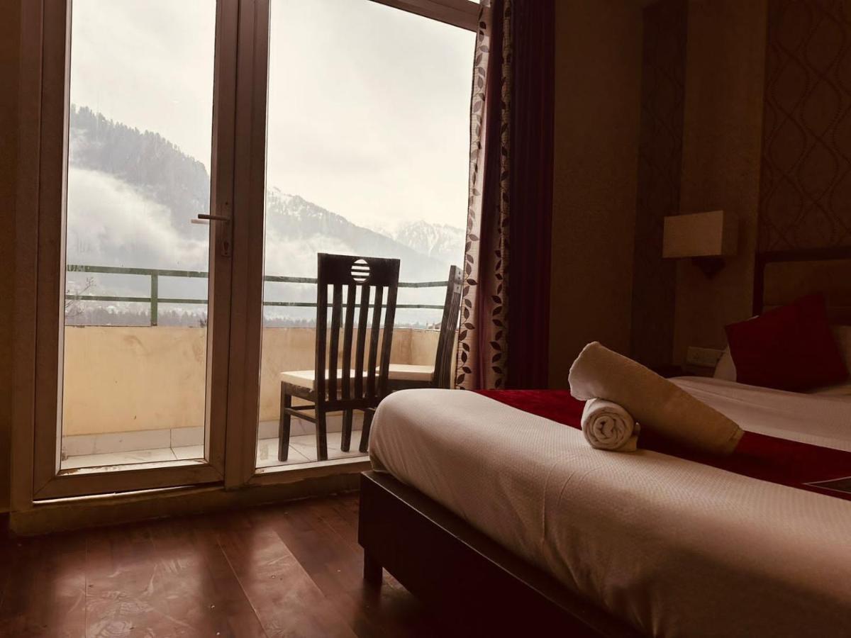 Hotel Royal Residency Manāli Exteriér fotografie