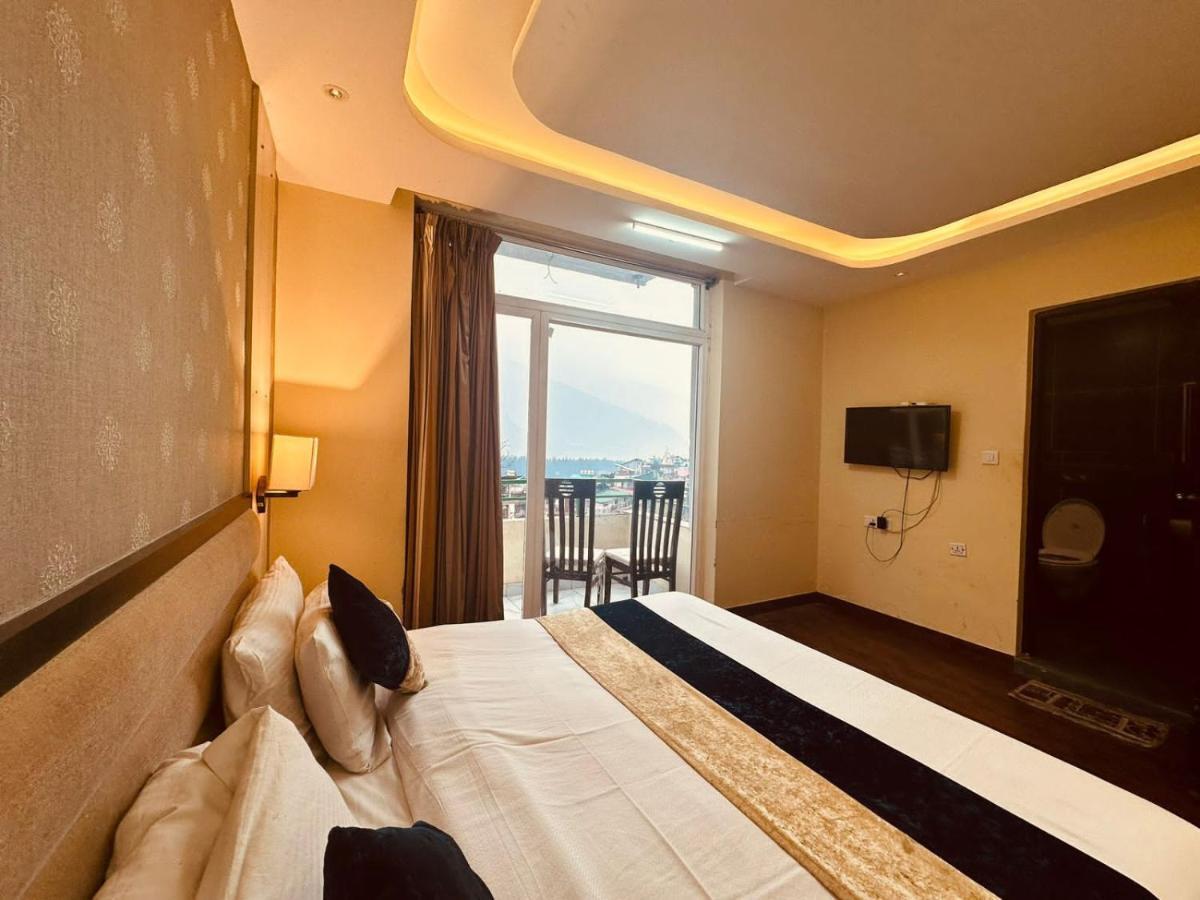Hotel Royal Residency Manāli Exteriér fotografie