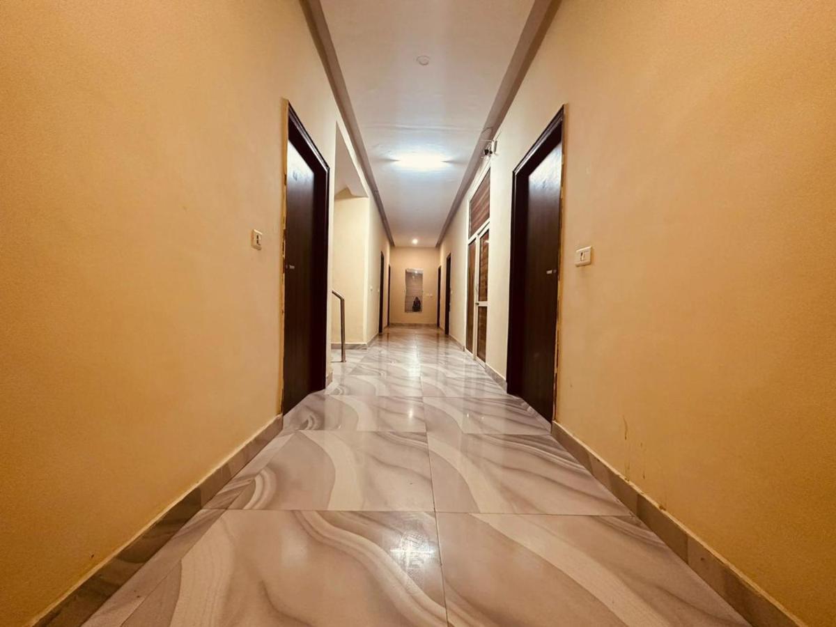 Hotel Royal Residency Manāli Exteriér fotografie