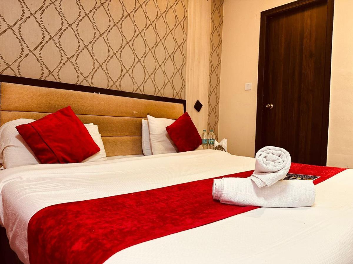 Hotel Royal Residency Manāli Exteriér fotografie