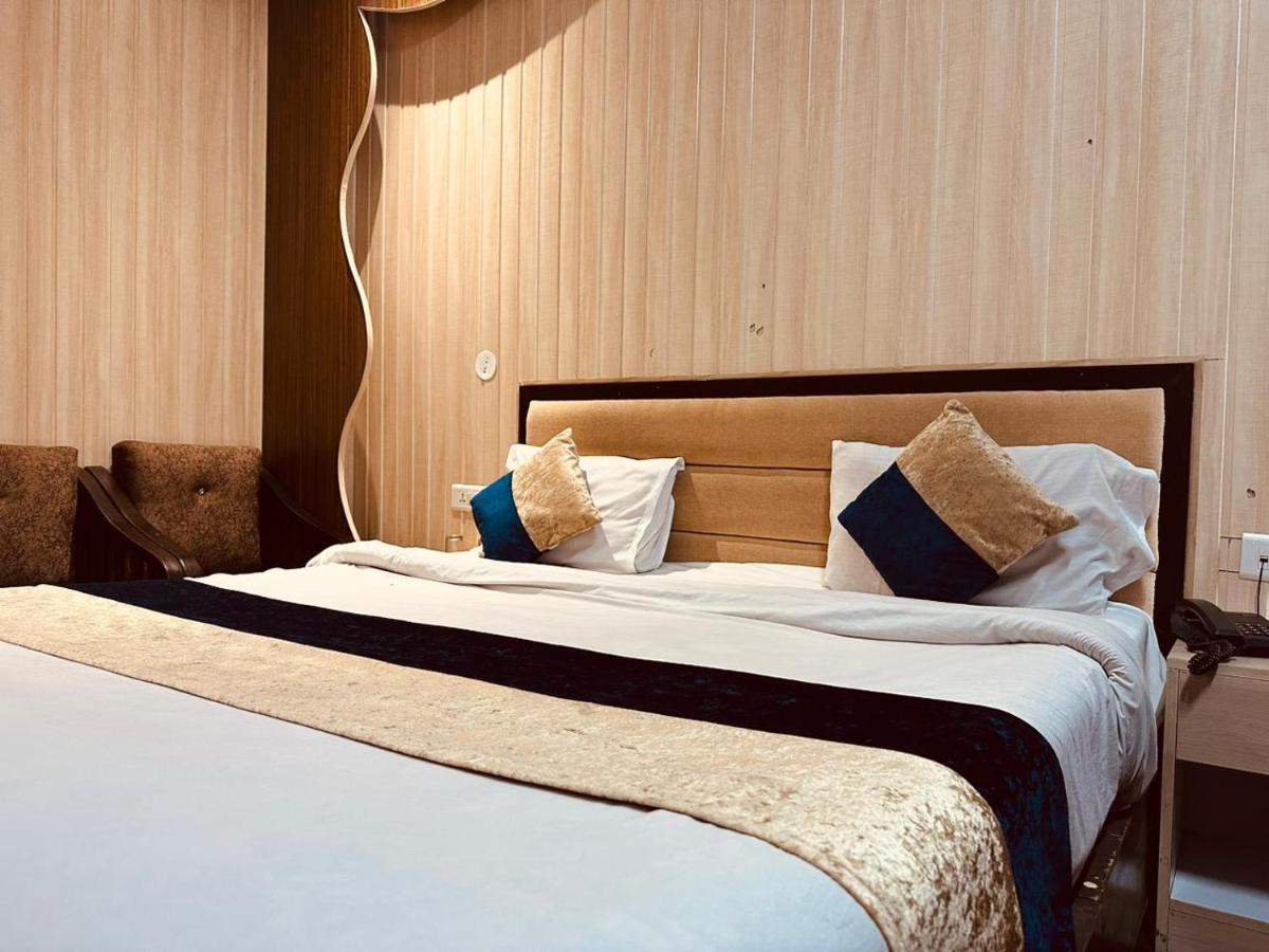 Hotel Royal Residency Manāli Exteriér fotografie