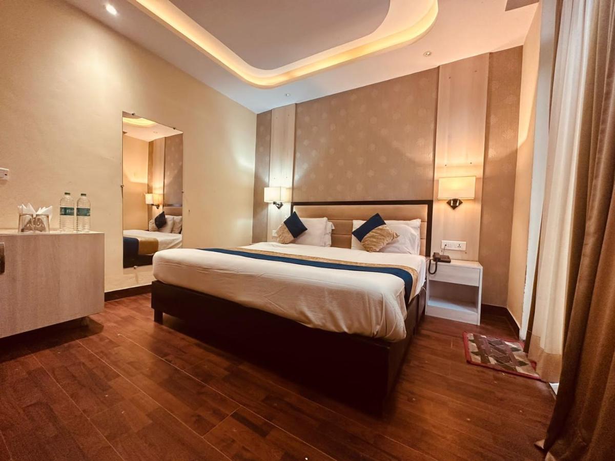 Hotel Royal Residency Manāli Exteriér fotografie